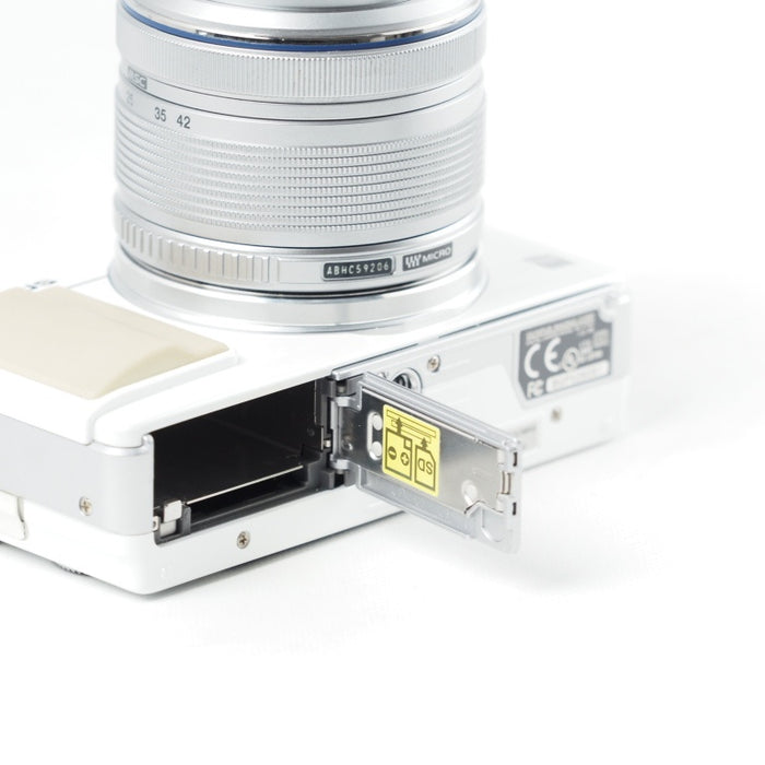 OLYMPUS オリンパス ミラーレス一眼 PEN mini E-PM2 レンズキット ホワイト E-PM2 LKIT WHT #14038