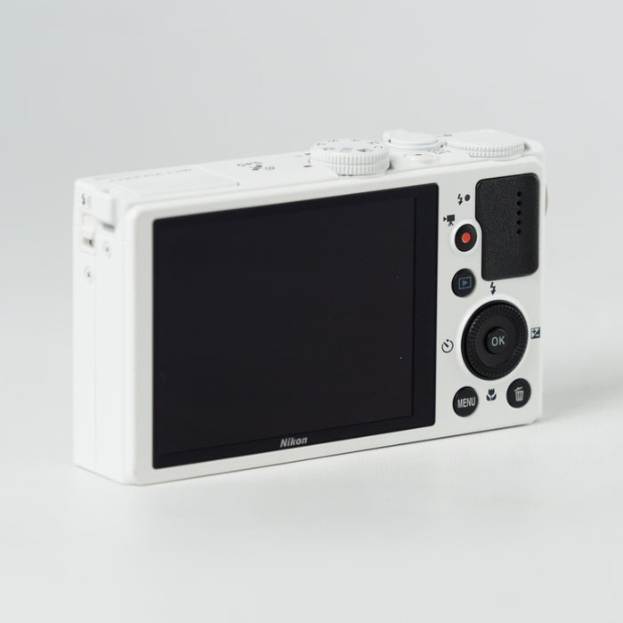 Nikon デジタルカメラ COOLPIX P330 開放F値1.8NIKKORレンズ搭載 裏面照射型CMOSセンサー搭載 ホワイト P330WH #13675