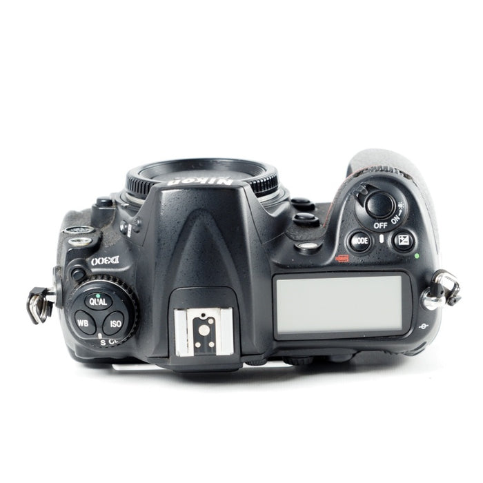 ★撮影枚数4,502枚・美品★Nikon ニコン D300 ボディ #19217 Amazon | Nikon D300 DX 12.3MP デジタル一眼レフカメラ (ボディのみ