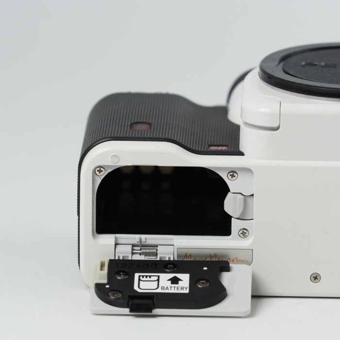 PENTAX ミラーレス一眼レフカメラ K-01 K01 ボディ ホワイト/ブラック ペンタックス K-01BODY #14407