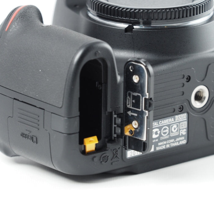 Nikon ニコン デジタル一眼レフカメラ D3200 ボディ ブラック D3200BK #14029