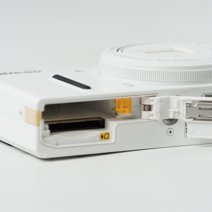 Nikon デジタルカメラ COOLPIX P330 開放F値1.8NIKKORレンズ搭載 裏面照射型CMOSセンサー搭載 ホワイト P330WH #13675