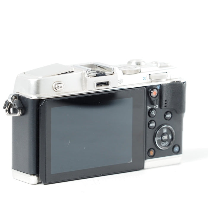 OLYMPUS ミラーレス一眼 PEN E-P5 ボディ シルバー オリンパス EP5 BODY SLV #14646