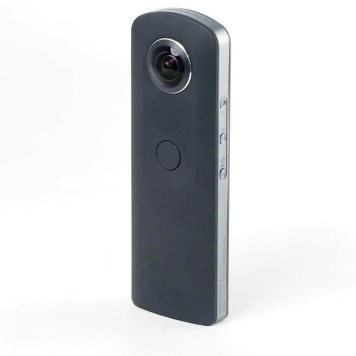 RICOH THETA S ブラック 360度全天球カメラ 360° Full HD 30fps フルハイビジョン動画 25分間連続撮影可能 精度の高い自然なスティッチング HDR合成撮影で明暗差のある室内撮影もきれいに撮影できます 910720 #13821