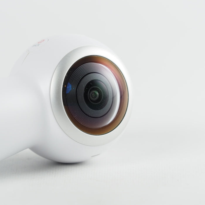 Galaxy 全天球カメラ Gear 360 (2017) Galaxy / iPhone対応 ホワイト 別売 バリューキット付属 SM-R21010217JP #13793
