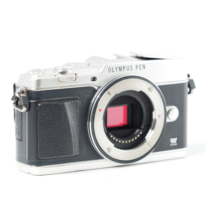 OLYMPUS ミラーレス一眼 PEN E-P5 ボディ シルバー オリンパス EP5 BODY SLV #14646