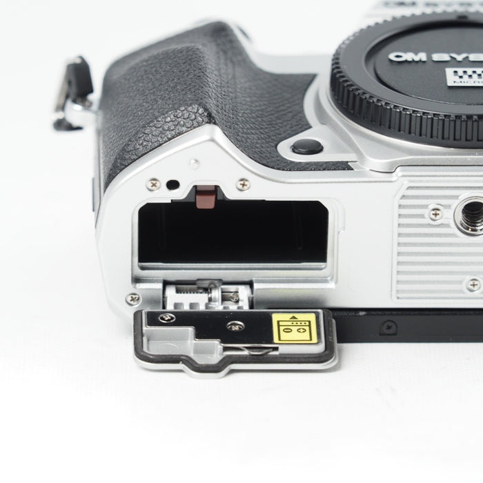 OM SYSTEM OM-5 Mark II ボディ シルバー OM5MK2  ミラーレス一眼レフカメラ #14548