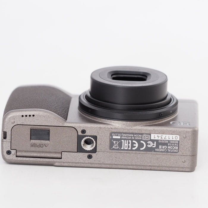 RICOH GR III Diary Edition メタリックウォームグレー デジタルカメラ 焦点距離28mm 24.2M APS-Cサイズ大型CMOSセンサー #13024