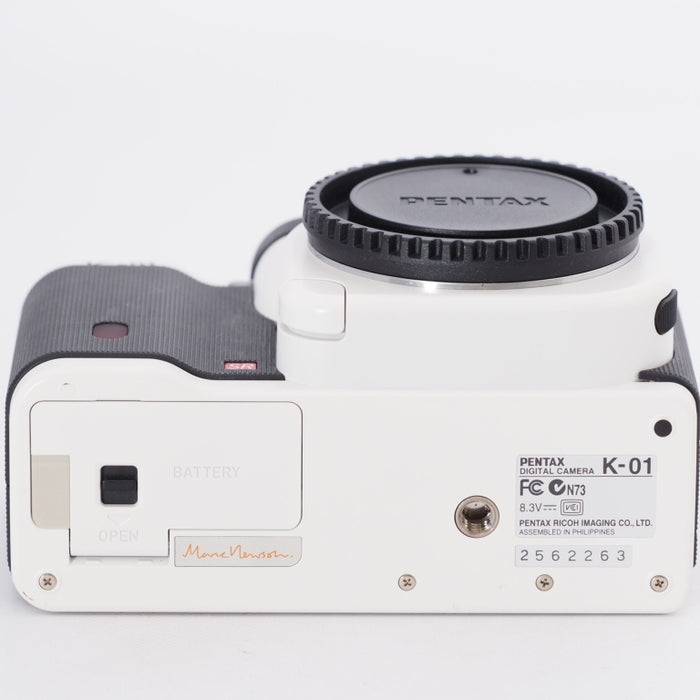 【ジャンク品】PENTAX ペンタックス ミラーレス一眼レフカメラ K-01 ボディ ホワイト/ブラック #9792