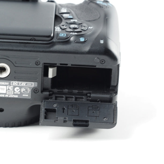 Canon EOS Kiss X5 レンズキット EF-S18-55mm F3.5-5.6 IS II付属 KISSX5-1855IS2LK #14032