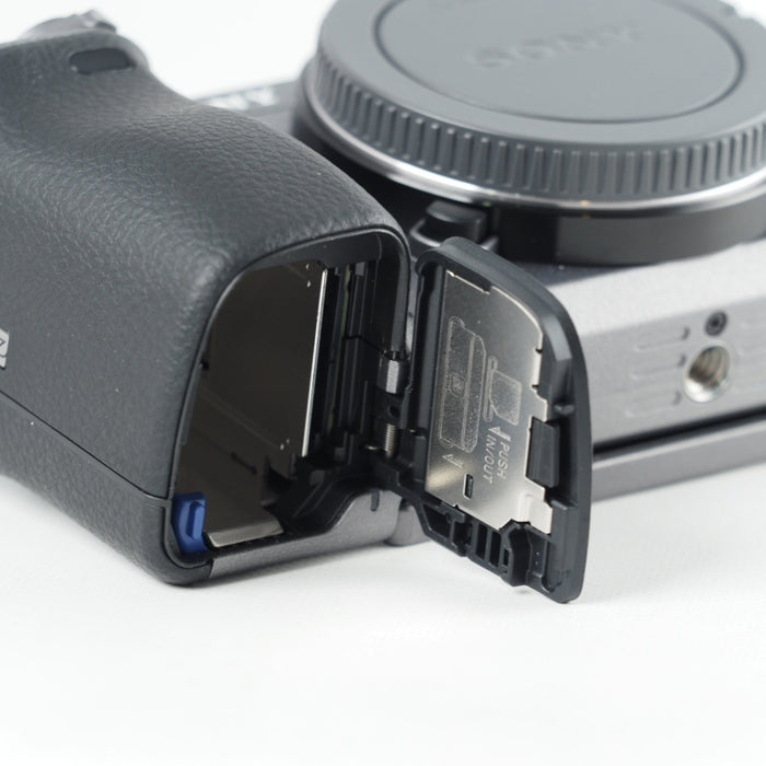 SONY ソニー ミラーレス一眼 α6000 ボディ グラファイトグレー ILCE-6000 H #13784