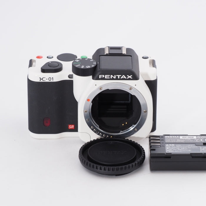 【ジャンク品】PENTAX ペンタックス ミラーレス一眼レフカメラ K-01 ボディ ホワイト/ブラック #9792