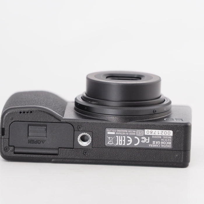 RICOH GR III GR3 デジタルカメラ APS-Cサイズ大型CMOSセンサー搭載 #13483