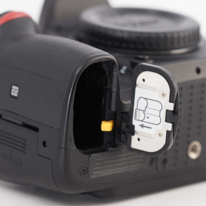 Nikon ニコン デジタル一眼レフカメラ D7200 ボディ #9433