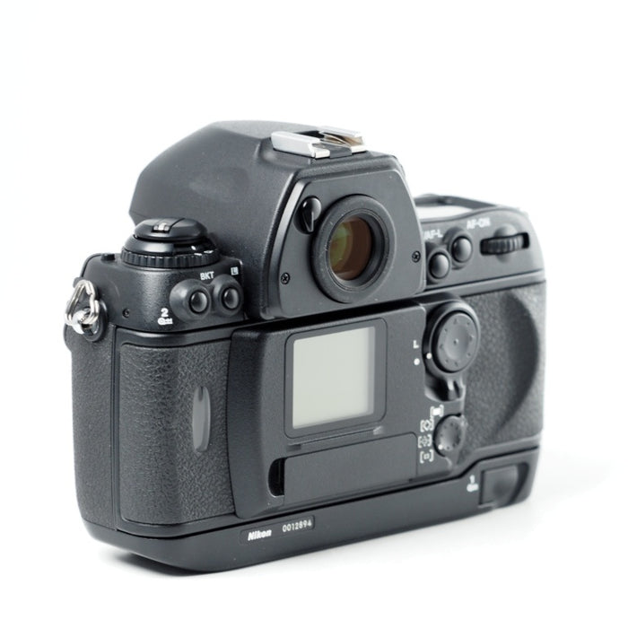 Nikon F6 一眼レフカメラ Nikkorレンズ付き Nikon F6を徹底解説。作例からおすすめレンズまで | ONE SCENE（ワン