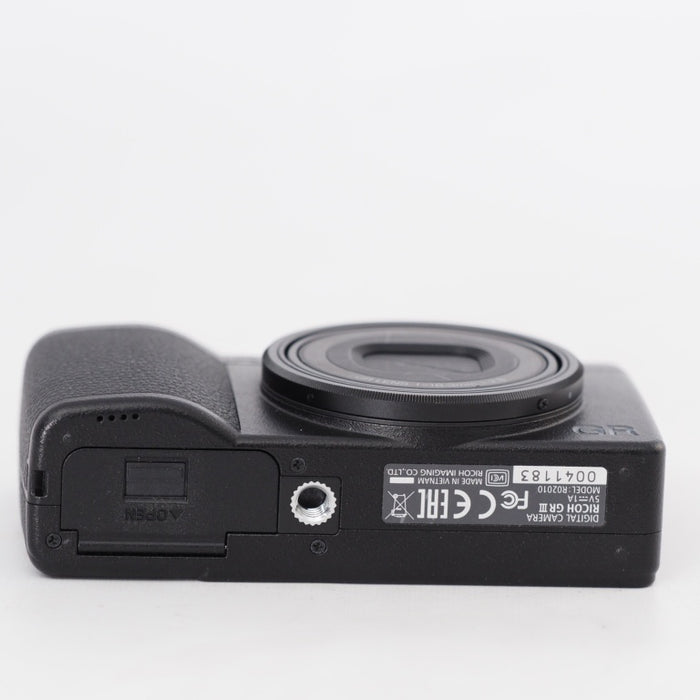 RICOH リコー GR III デジタルカメラ APS-Cサイズ 大型CMOSセンサー搭載 GRIII GR3 #13132