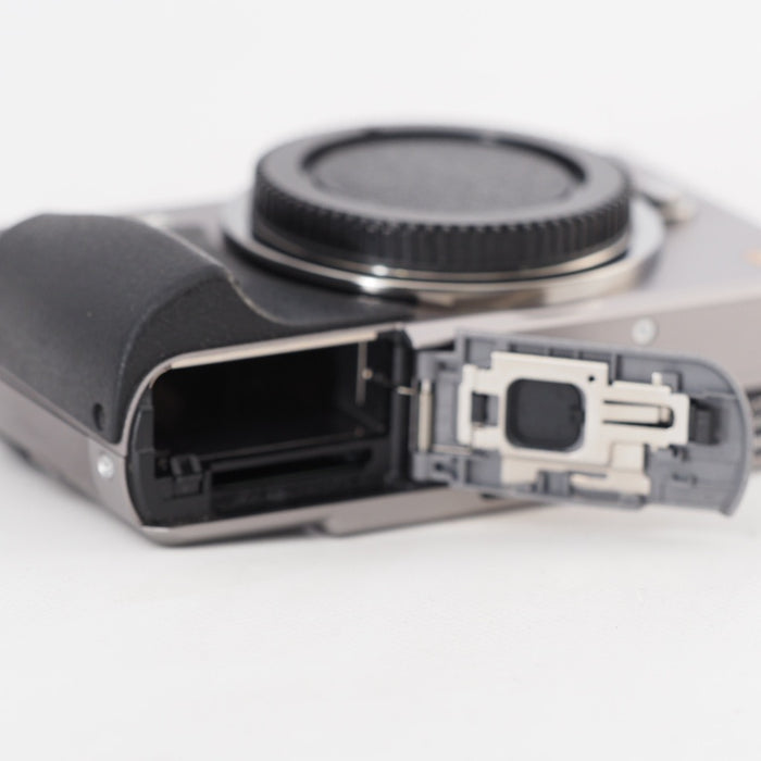 Panasonic パナソニック ミラーレス一眼カメラ ルミックス GX1 ボディ 1600万画素 ブレードシルバー DMC-GX1-S #13124