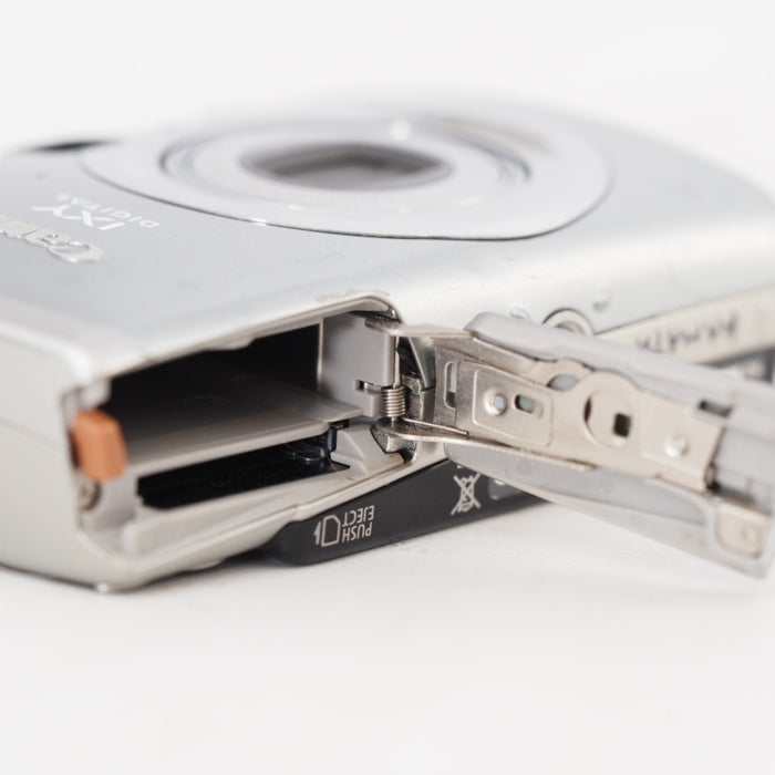 Canon デジタルカメラ IXY (イクシ) DIGITAL 800 IS シルバー #13240