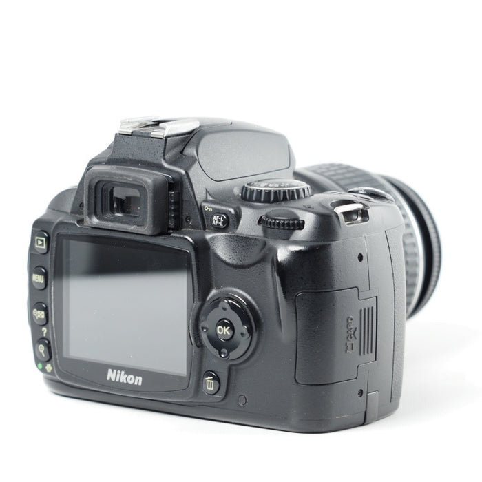 Nikon ニコン デジタル一眼レフカメラ D40 レンズキット ブラック D40BLK #14319