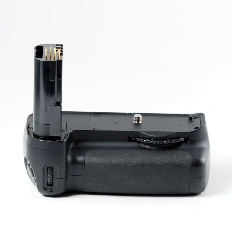 Nikon D90 純正バッテリーグリップ付き Nikon ニコン マルチパワーバッテリーパック MB-D80 D80 D90用