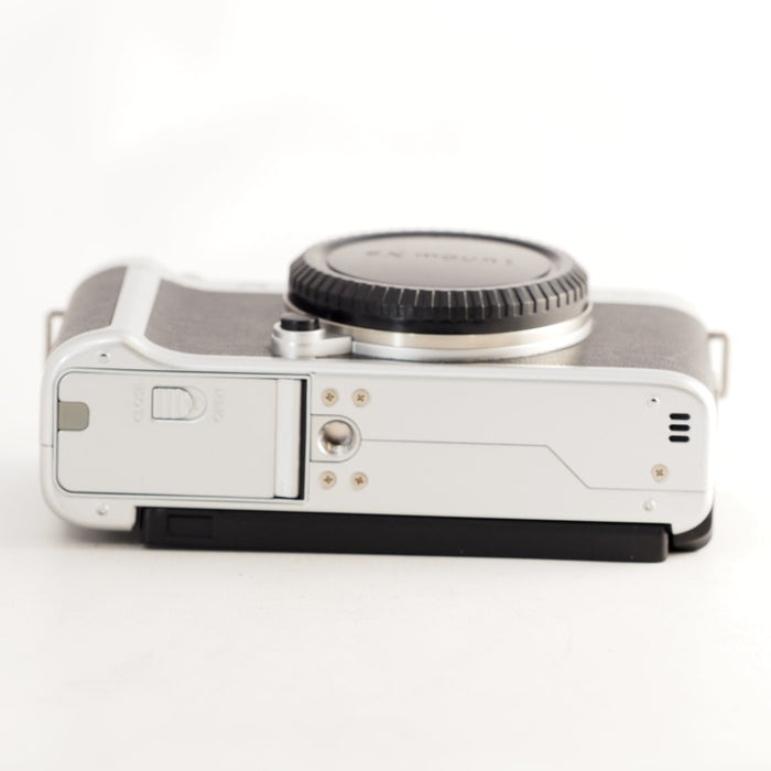 FUJIFILM ミラーレス一眼カメラ X-A7 ボディ シルバー 富士フイルム X-A7-S #13593