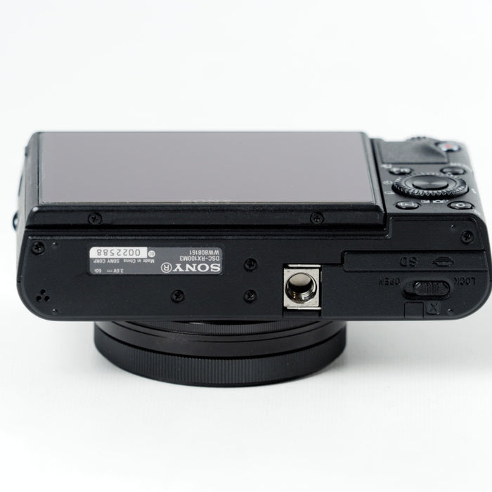 SONY Cyber-shot RX100III ブラック 1.0型裏面照射型CMOSセンサー 光学ズーム2.9倍(24-70mm) 180度チルト可動式液晶モニター ソニー コンパクトデジタルカメラ DSC-RX100M3 #14286