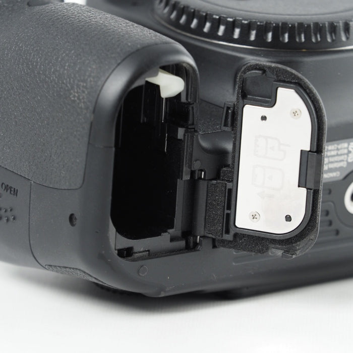 Canon キヤノン デジタル一眼レフカメラ EOS 80D ボディ EOS80D #13698