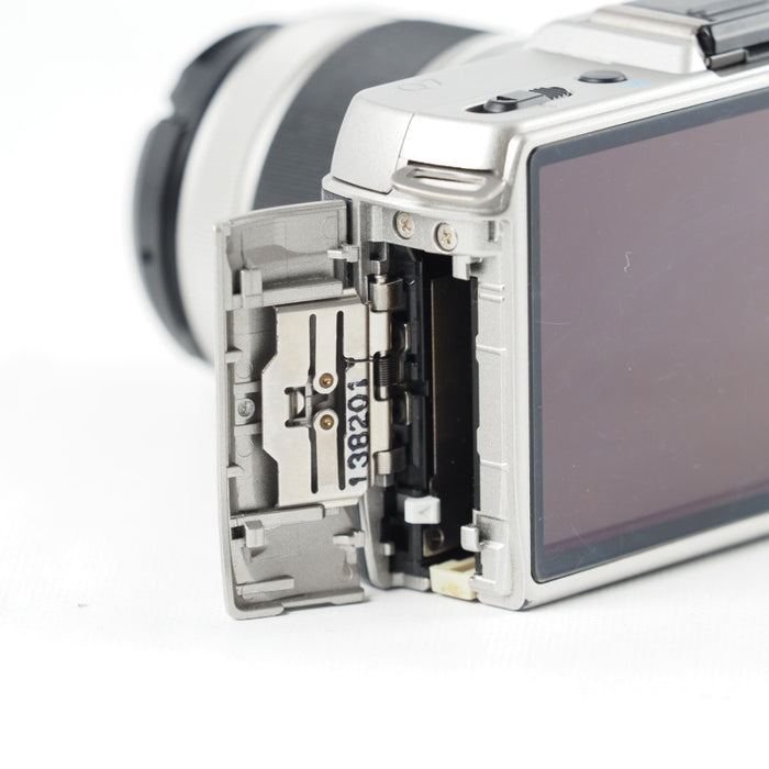 PENTAX ペンタックス ミラーレス一眼 Q7 ズームレンズキット [標準ズーム 02 STANDARD ZOOM] シルバー Q7 SILVER ZOOM LENSKIT 11522 #13996