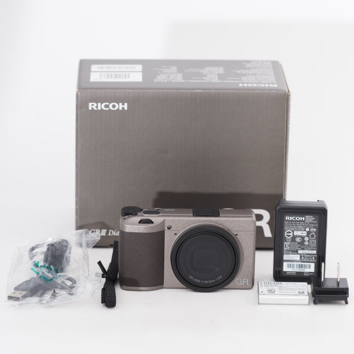 RICOH GR III Diary Edition メタリックウォームグレー デジタルカメラ 焦点距離28mm 24.2M APS-Cサイズ大型CMOSセンサー #13024