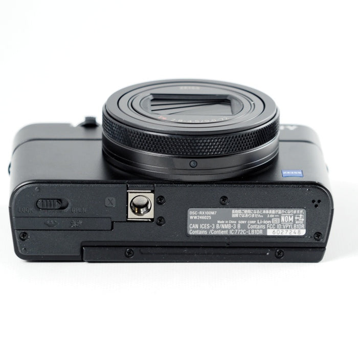 SONY ソニー コンパクトデジタルカメラ Cyber-shot RX100VII ボディブラック 1.0型積層型CMOSセンサー 光学ズーム8倍(24-200mm) 180度チルト可動式液晶モニター 4K動画記録 DSC-RX100M7 #14153