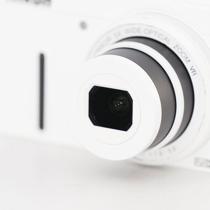 Nikon ニコン デジタルカメラ COOLPIX P330 開放F値1.8NIKKORレンズ搭載 裏面照射型CMOSセンサー搭載 ホワイト P330WH #12956