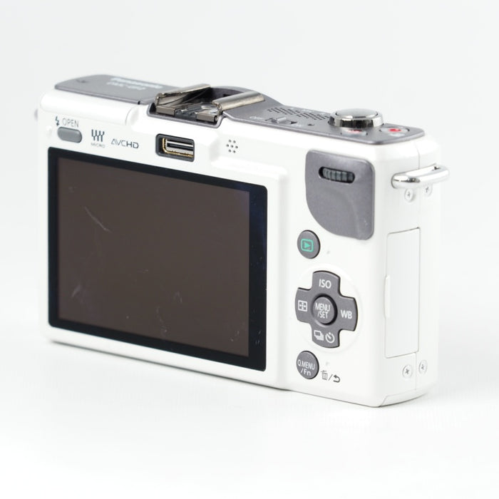Panasonic LUMIX GF2 ボディ ホワイト DMC-GF2 パナソニック ミラーレス一眼レフカメラ #14336